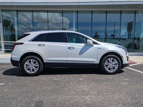 Certified 2025 Cadillac XT5 Luxury w/ LPO, Floor Liner Package FWD image 3