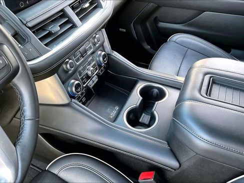 Used 2023 GMC Yukon SLT image 13
