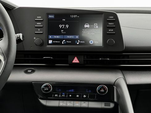 New 2025 Hyundai Elantra Sport FWD image 19