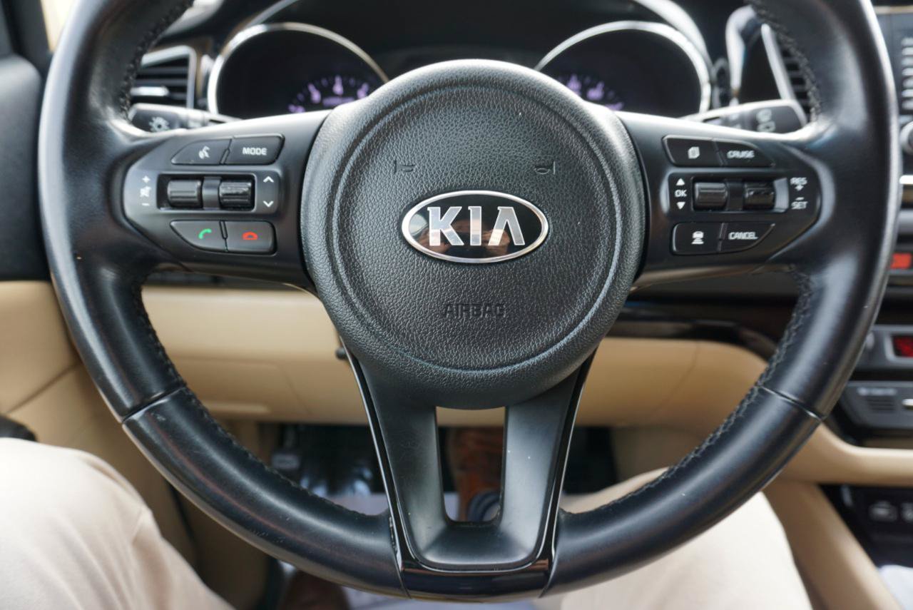 Used 2017 Kia Sedona EX FWD image 17