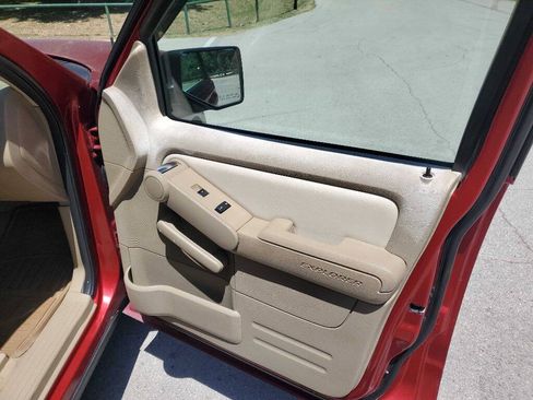 Used 2007 Ford Explorer XLT RWD image 25