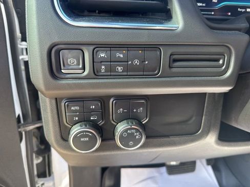 Used 2023 Chevrolet Suburban RST w/ Luxury Package image 19