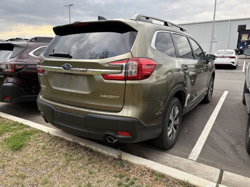 Used 2025 Subaru Ascent Premium image 6