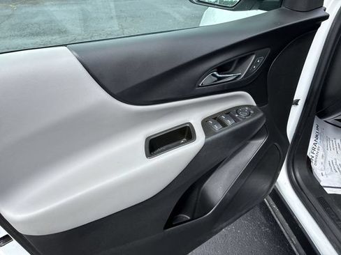 Used 2023 Chevrolet Equinox LS FWD image 13