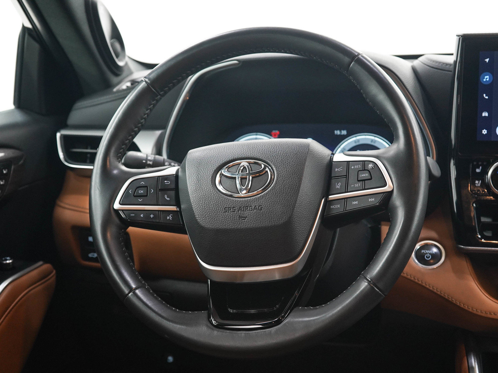 Used 2024 Toyota Highlander Platinum AWD/4WD image 19