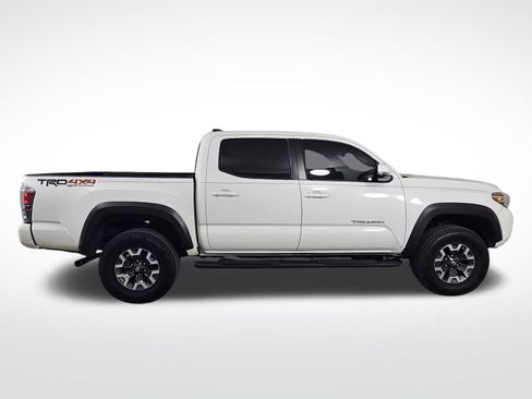 Used 2023 Toyota Tacoma TRD Off-Road w/ Technology Package AWD/4WD image 9