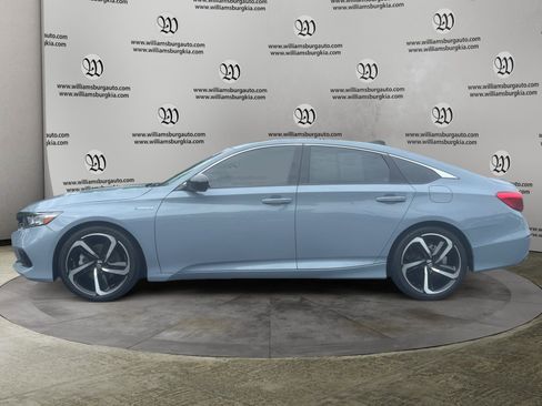 Used 2022 Honda Accord Sport image 2