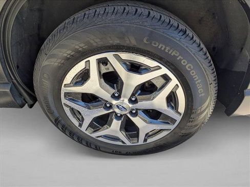 Used 2022 Subaru Forester Premium AWD/4WD image 9