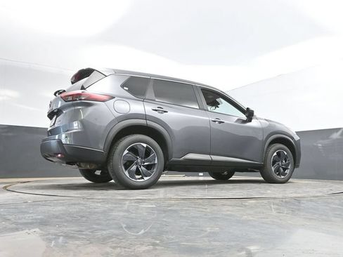 Used 2025 Nissan Rogue SV AWD/4WD image 45