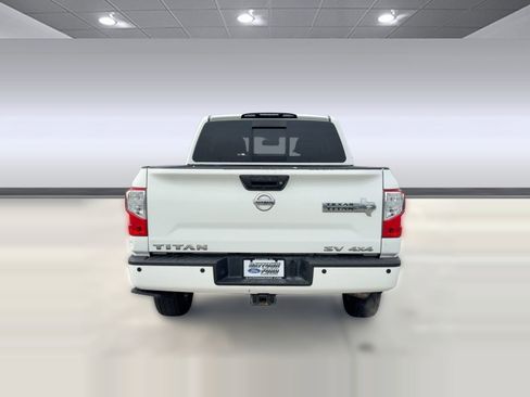Used 2018 Nissan Titan SV w/ SV Convenience Package image 9