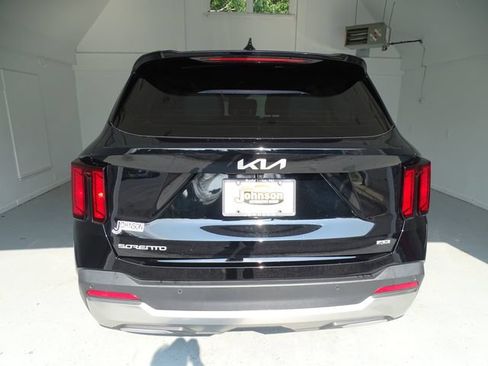 Used 2025 Kia Sorento S AWD/4WD image 21