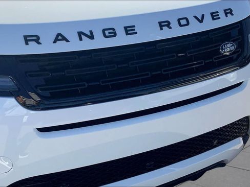 Used 2025 Land Rover Range Rover Evoque Dynamic SE AWD/4WD image 29