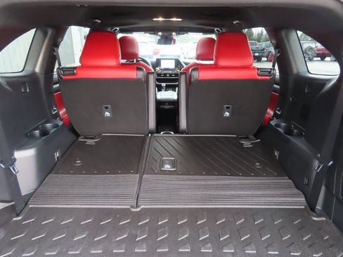 Used 2023 Toyota Highlander XSE image 31