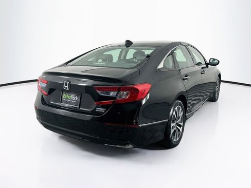 Used 2018 Honda Accord Touring image 9