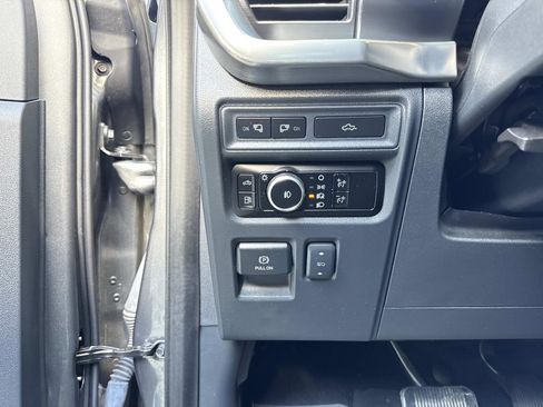 Used 2023 Ford F150 Lariat w/ Trailer Tow Package image 20