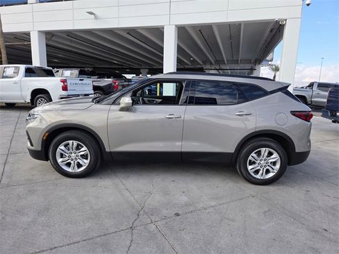 Used 2021 Chevrolet Blazer LT image 3