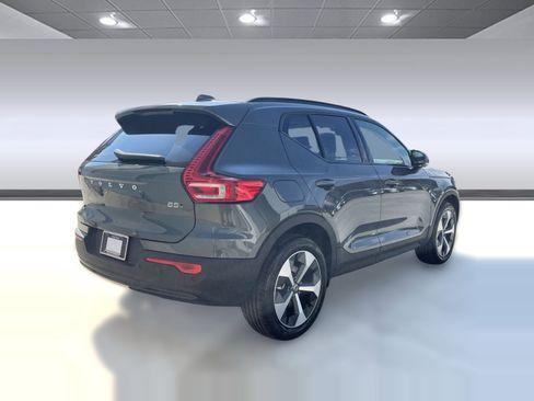 Certified 2026 Volvo XC40 B5 Plus w/ Protection Package Premier image 9