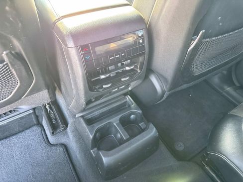 Used 2023 Jeep Grand Cherokee L Laredo image 18