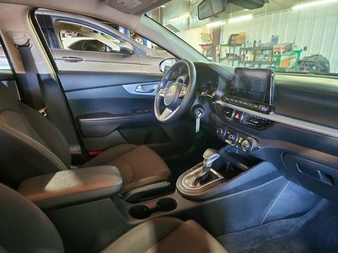 Used 2022 Kia Forte LXS FWD image 21