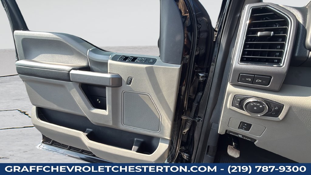 Used 2022 Ford F350 XLT w/ XLT Premium Package AWD/4WD image 26