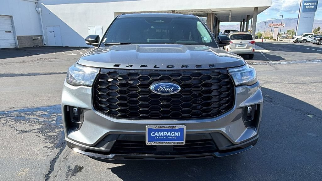 Used 2025 Ford Explorer ST-Line AWD/4WD image 8