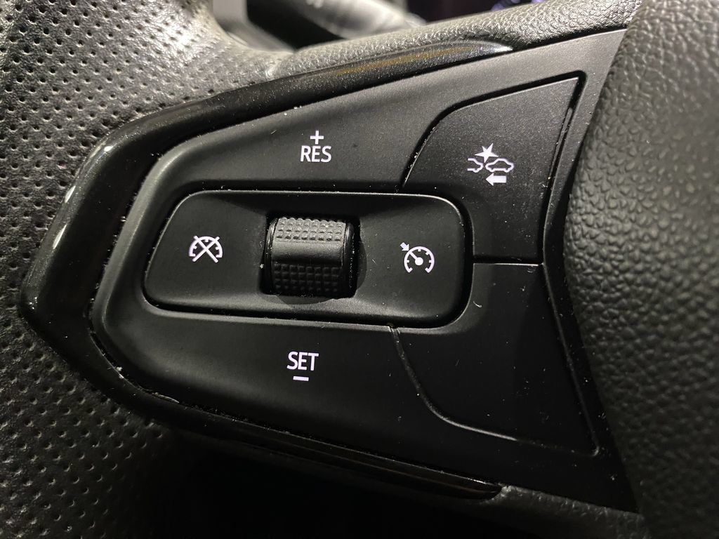 Used 2023 Chevrolet TrailBlazer LS FWD image 12
