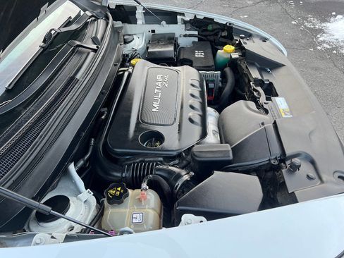 Used 2017 Jeep Cherokee Sport image 40