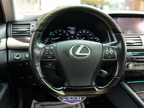 Used 2013 Lexus LS 460 AWD image 24