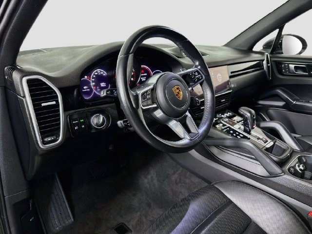 Used 2023 Porsche Cayenne w/ Premium Package AWD/4WD image 21
