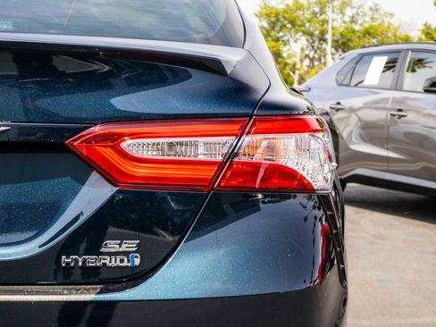 Used 2020 Toyota Camry SE image 11