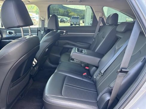 Used 2024 Kia Sorento S w/ Panoramic Sunroof Package AWD/4WD image 11