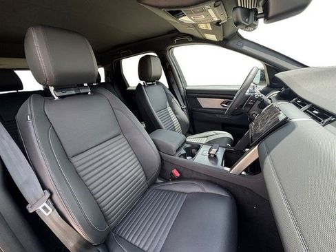 Used 2025 Land Rover Discovery Sport Dynamic SE AWD/4WD image 16