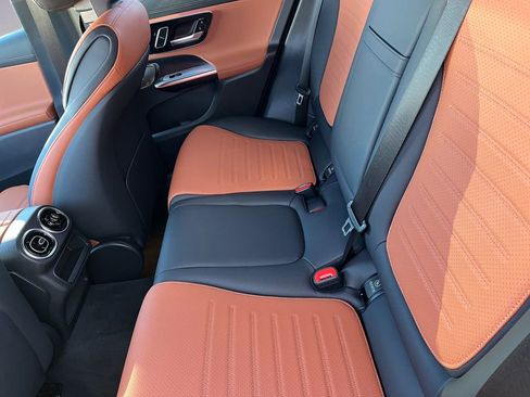 Certified 2025 Mercedes-Benz GLC 300 4MATIC image 9