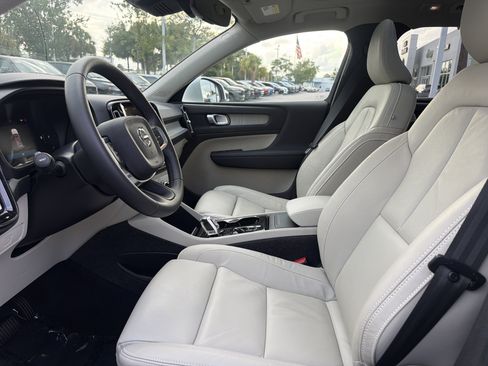 Certified 2023 Volvo XC40 B5 Plus w/ Protection Package Premier AWD/4WD image 16