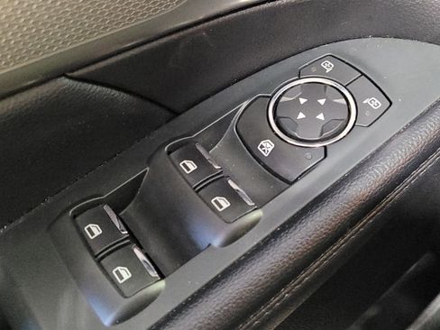 Used 2018 Ford Explorer XLT image 27