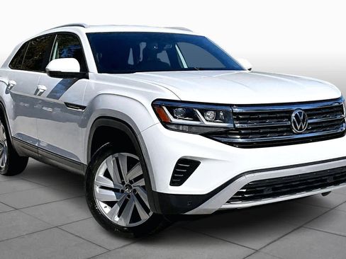 Used 2020 Volkswagen Atlas Cross Sport SE w/ Towing Package image 2