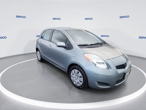 Used 2011 Toyota Yaris image 2