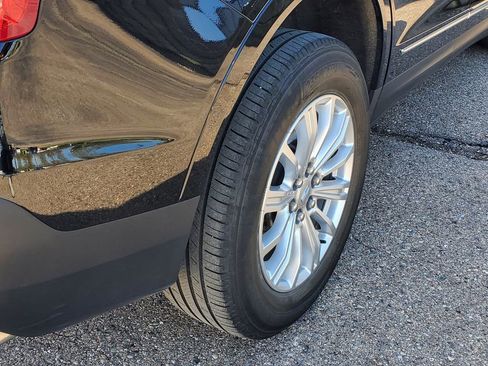 Used 2019 Cadillac XT5 AWD image 12