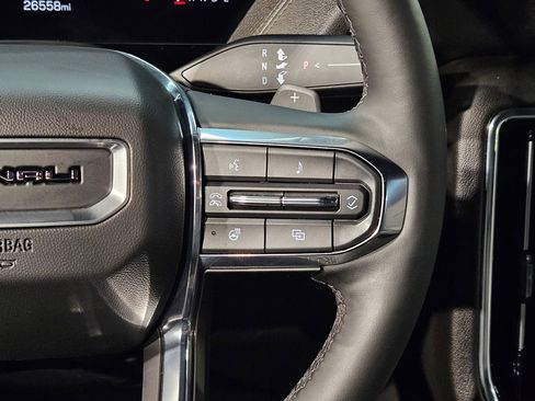 Used 2025 GMC Yukon Denali image 28