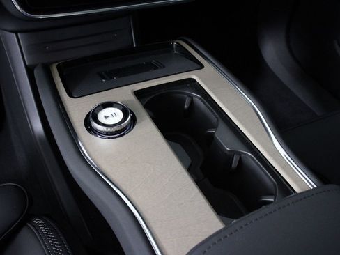 New 2025 Volvo EX90 Ultra w/ Protection Package Premier image 7