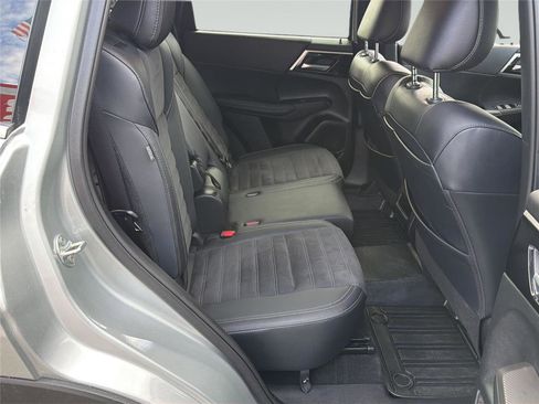Used 2024 Mitsubishi Outlander SE AWD/4WD image 27