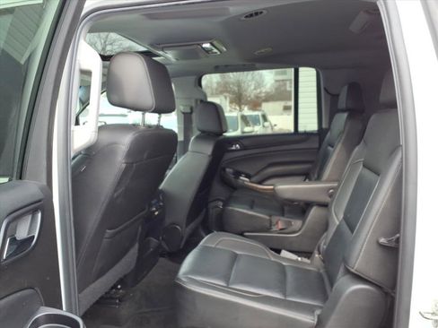 Used 2016 Chevrolet Suburban LT image 16