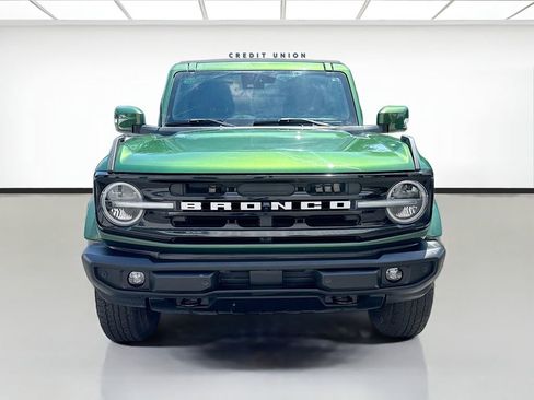 Used 2024 Ford Bronco Outer Banks AWD/4WD image 2