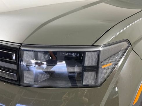 Used 2025 Hyundai Santa Fe Limited FWD image 17