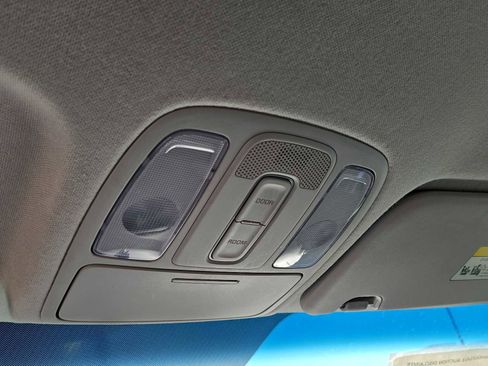 Used 2017 Kia Soul + image 10