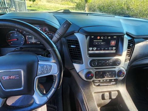 Used 2016 GMC Yukon XL SLE AWD/4WD image 3