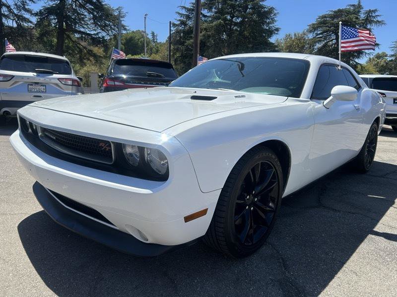 Used 2014 Dodge Challenger R/T RWD image 1