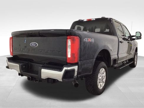 Used 2024 Ford F250 XLT AWD/4WD image 4