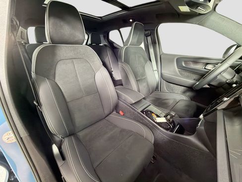 Certified 2023 Volvo XC40 Recharge Ultimate AWD/4WD image 28