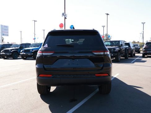 New 2025 Jeep Grand Cherokee Limited w/ Black Appearance Package AWD/4WD image 7